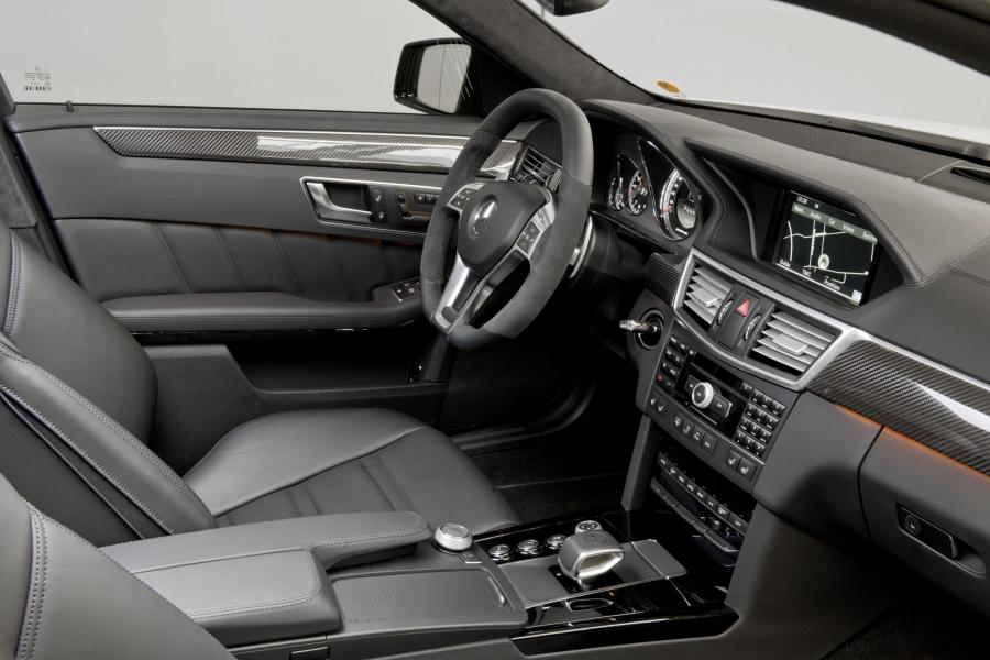  Mercedes-Benz E63 AMG 2011 года  (фото 5 из 12)
